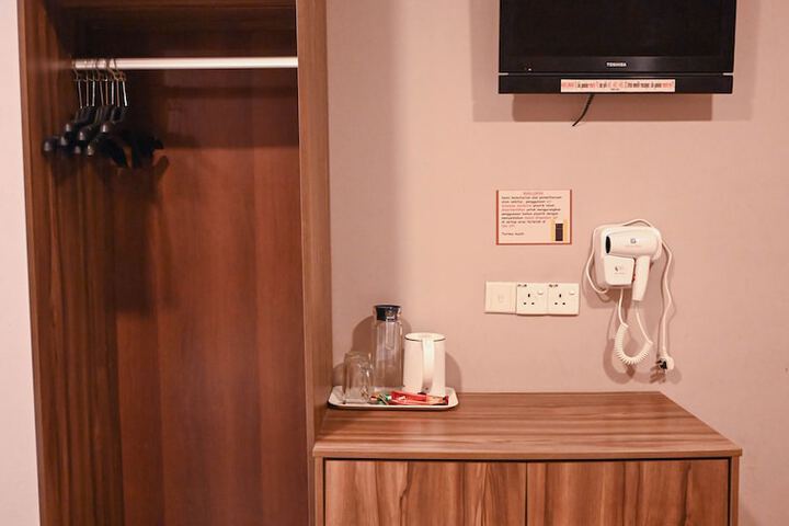 Room 12 of 21