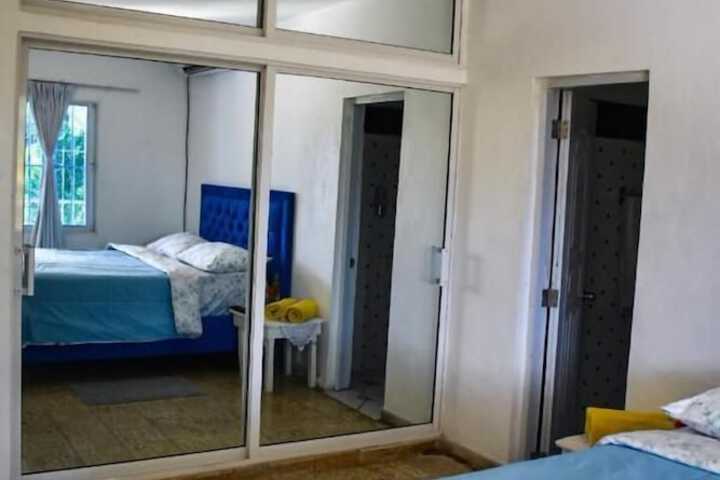 Room 4 of 25