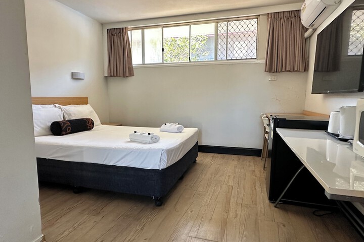 Room 10 of 50
