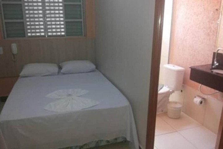 Room 3 of 10
