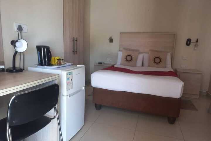 Room 3 of 27