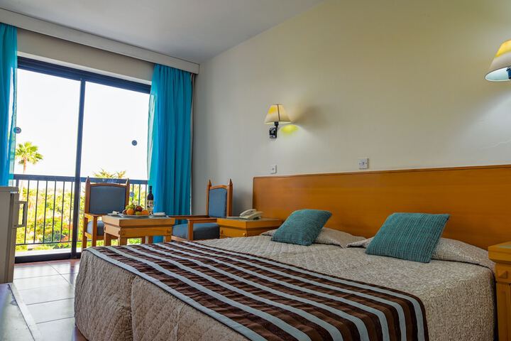 Room 10 of 31