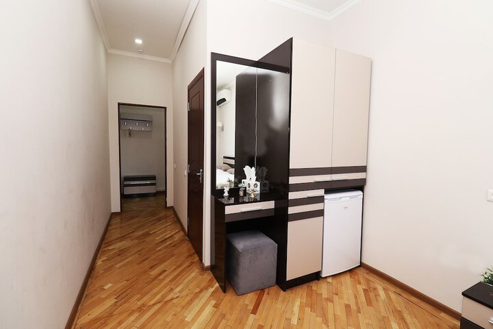 Room 29 of 190