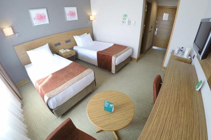 Room 5 of 55