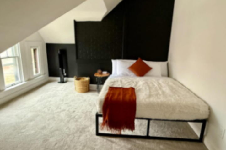 Room 10 of 10