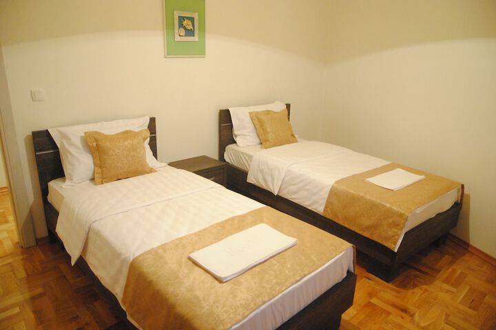 Room 28 of 80