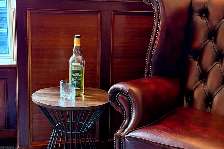 Lounge 71 of 77