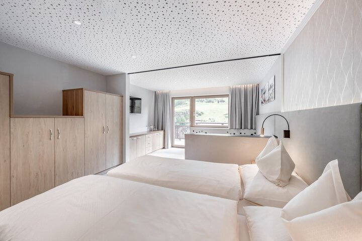 Room 21 of 106