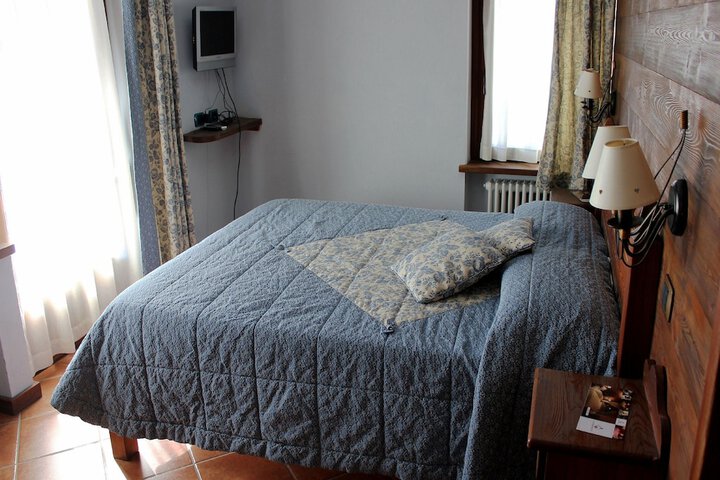 Room 13 of 28