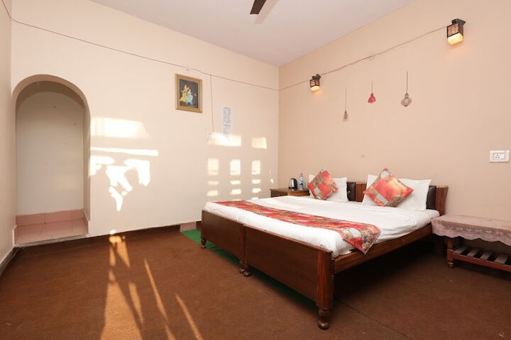 Room 5 of 15
