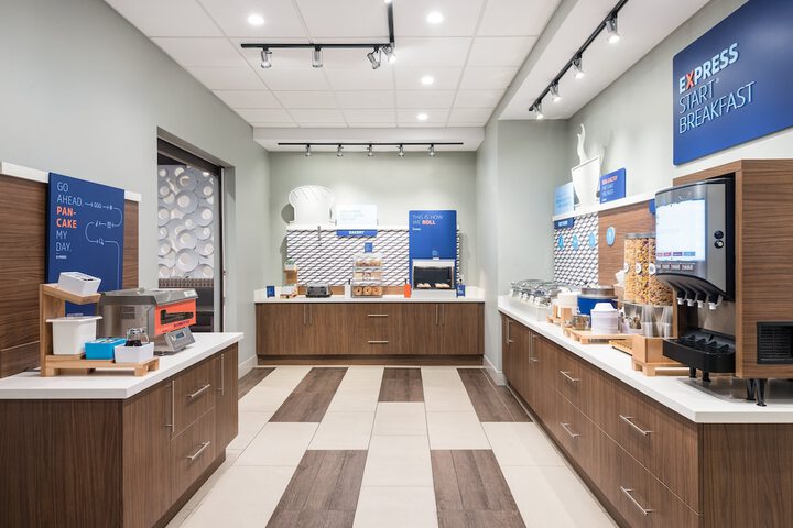 Breakfast/Coffee Service 21 of 39