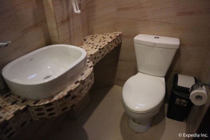 Room 3 of 38