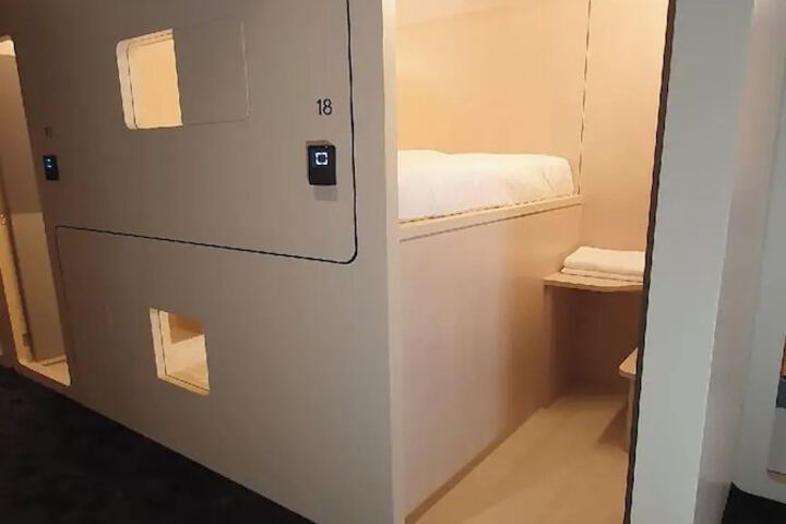 Room 8 of 21