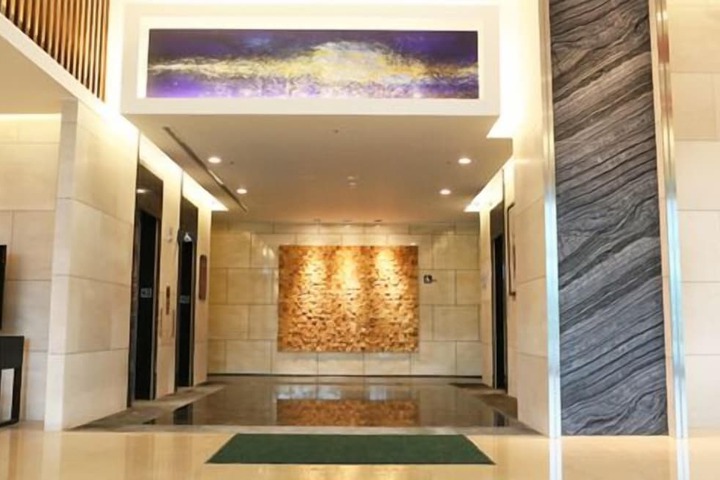 Ballroom/Hall 41 of 49