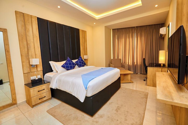 Room 14 of 41