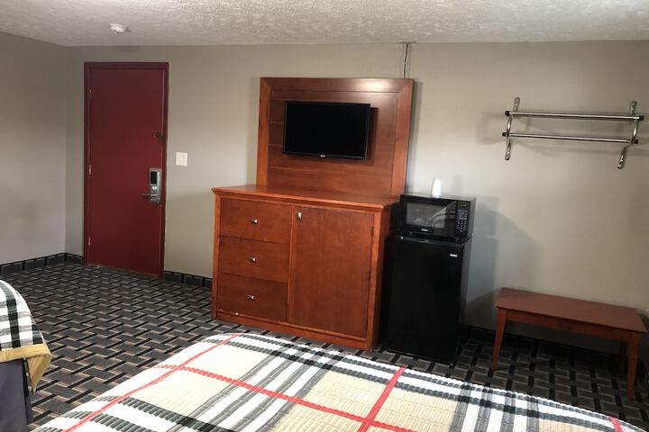 2 Double Beds (4 of 6)