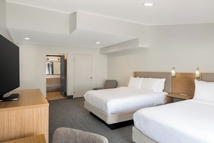 Room 8 of 40