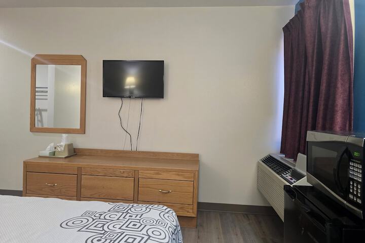 Room 32 of 43