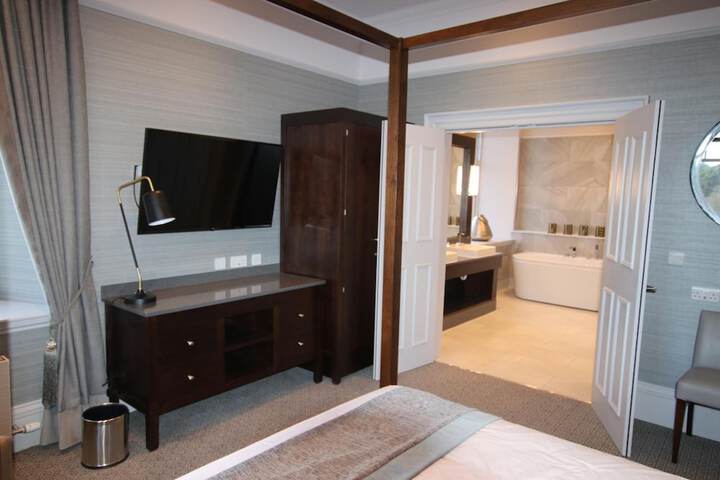 Room 26 of 62
