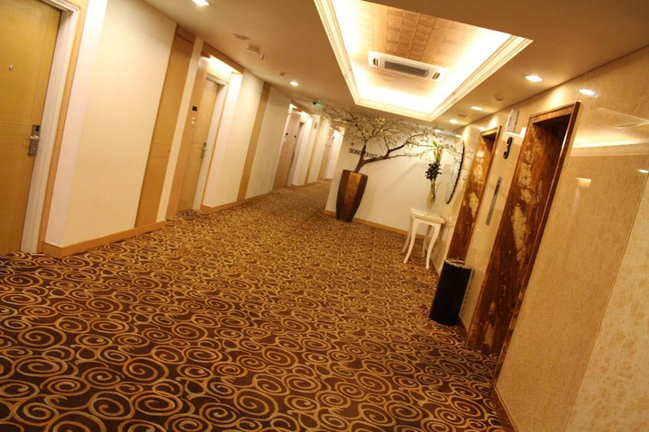 Room 6 of 7