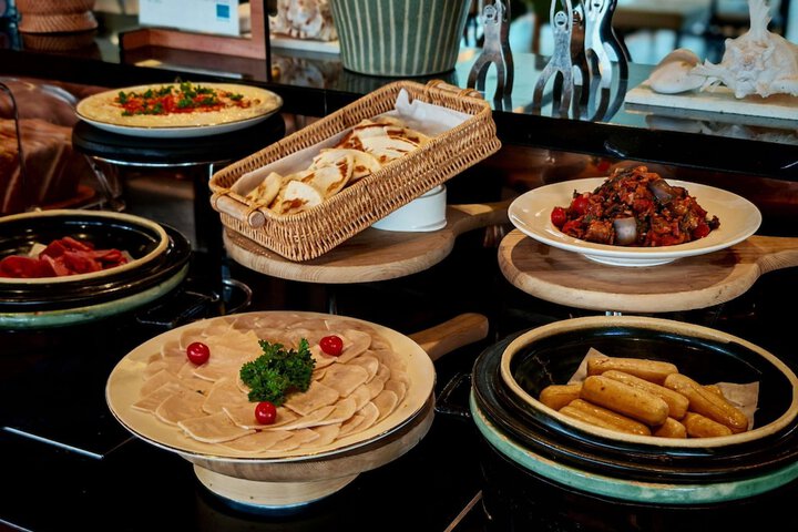 Dining 99 of 157