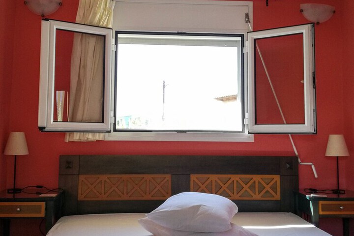 Room 14 of 50