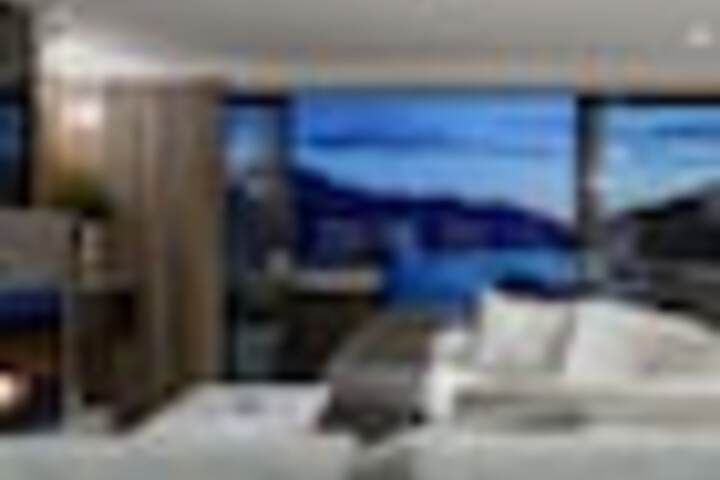 Room 68 of 216