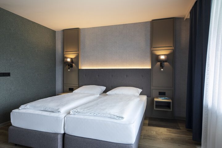 Room 32 of 88