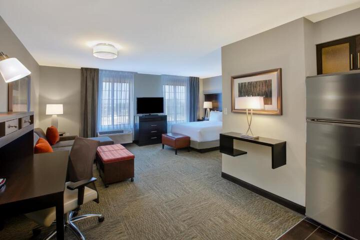 Queen Bed Accessible (6 of 19)