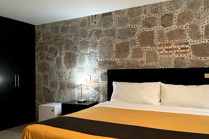 Room 13 of 44
