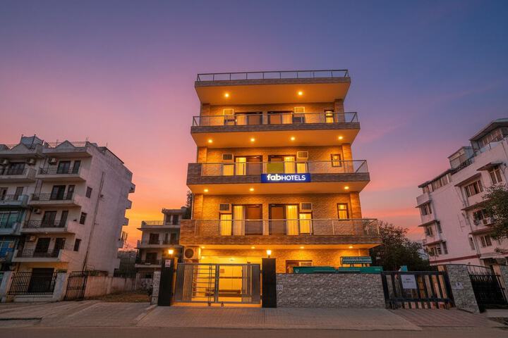 FabHotel Star Corporate Suite I