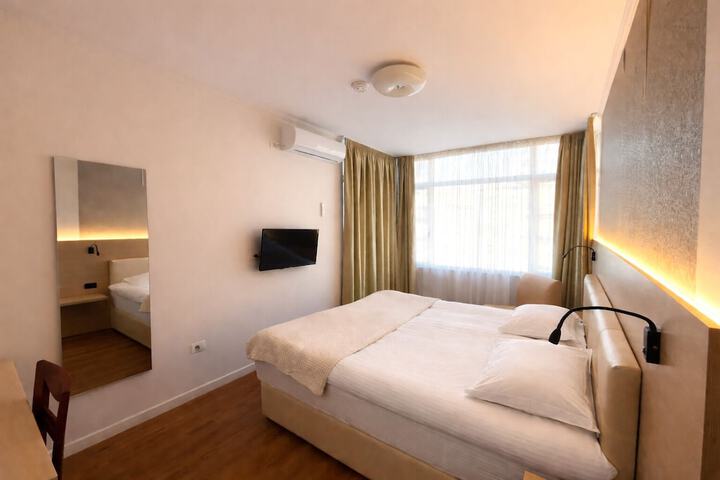 Room 40 of 85