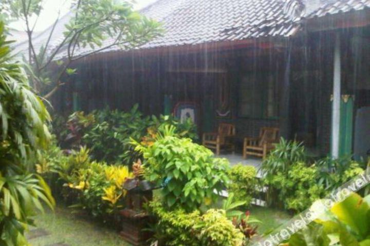 Pulestis Hotel