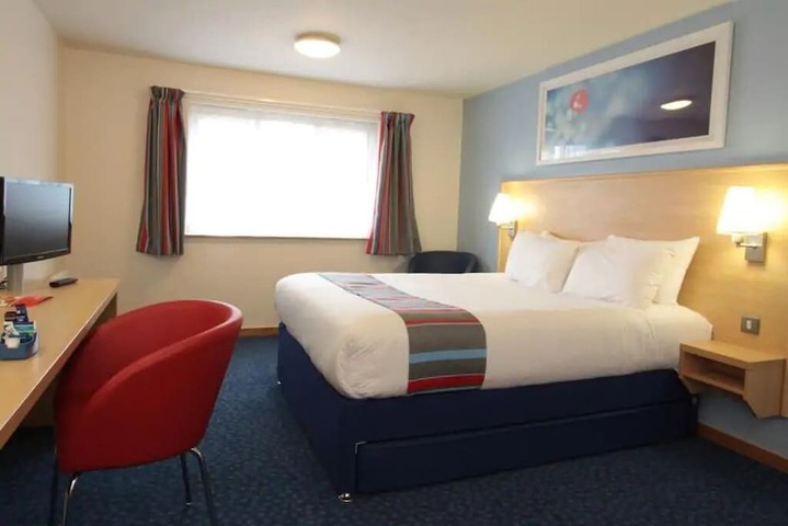 Room 5 of 30