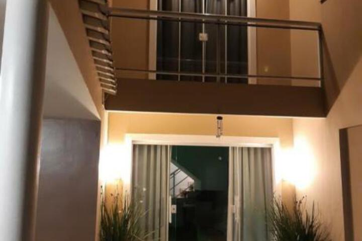 Serra Mar SuítesLofts, e casas à 300 metros das praias