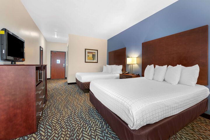 Room 17 of 28