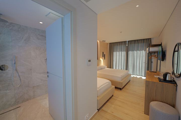 Room 30 of 112
