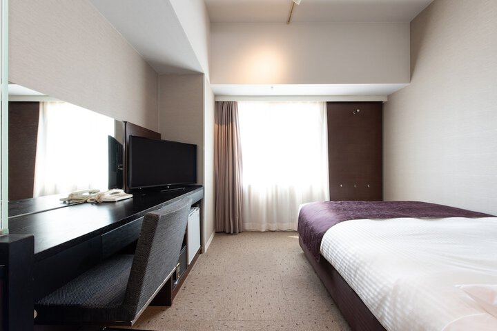 Room 9 of 31