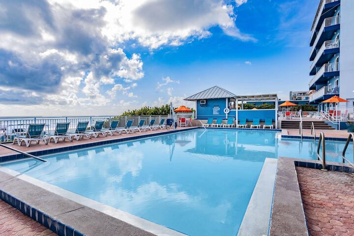 Pool 50 of 75