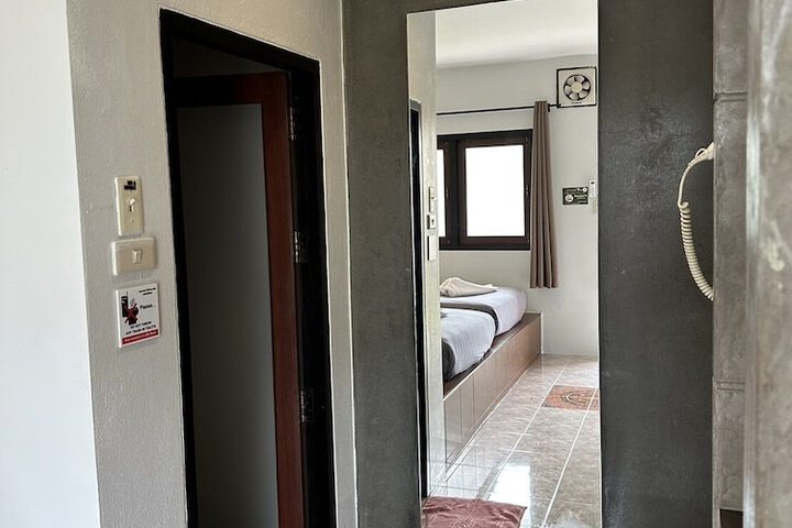 Room 18 of 47