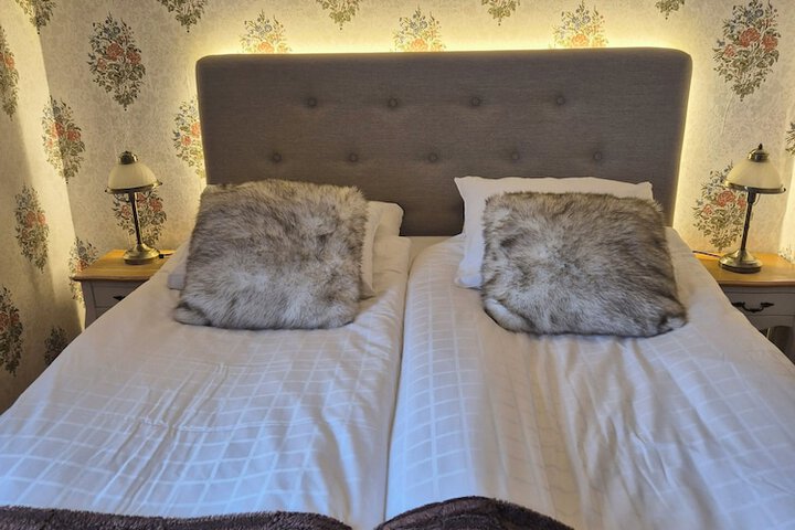Room 6 of 50