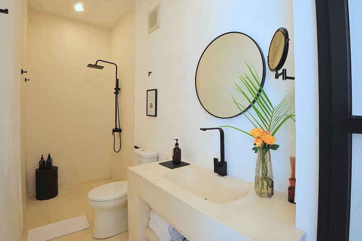 Room 16 of 37