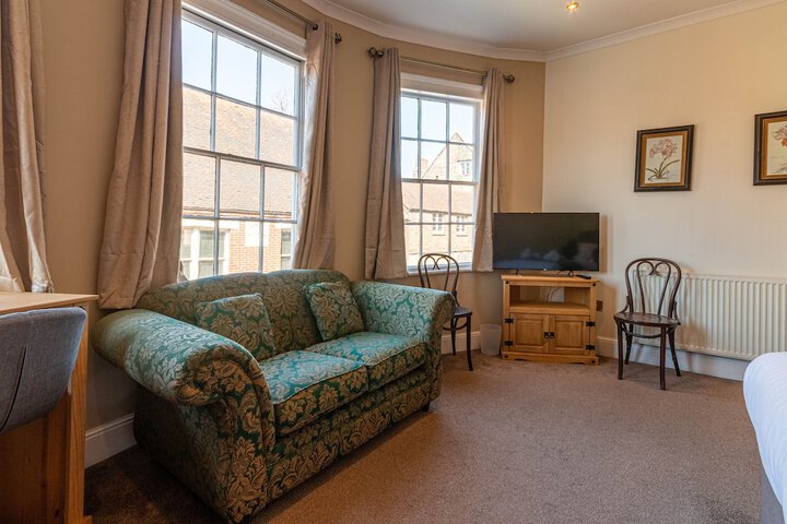 Room 2 of 41