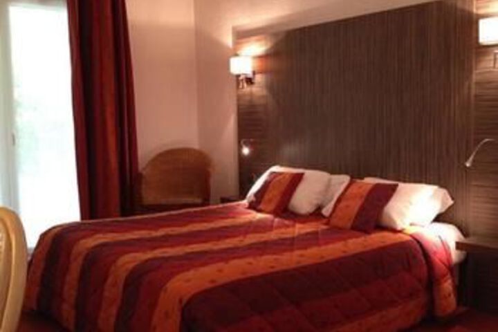 Room 10 of 43