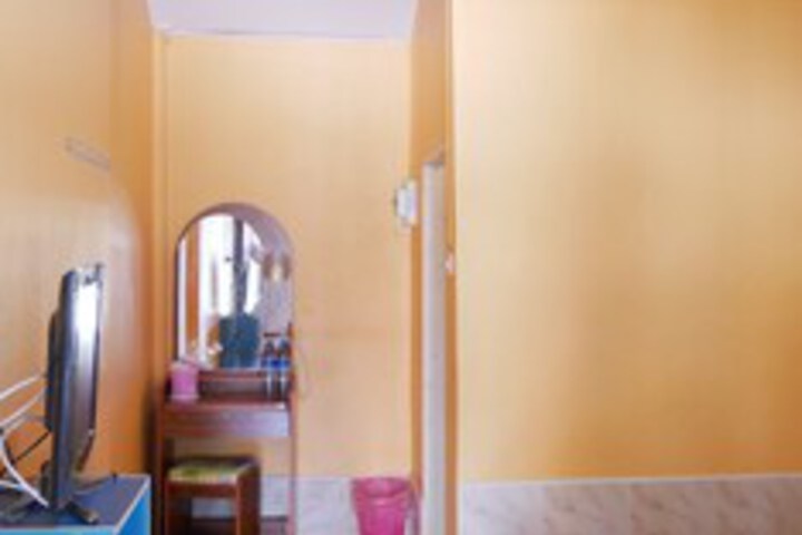 Room 13 of 19