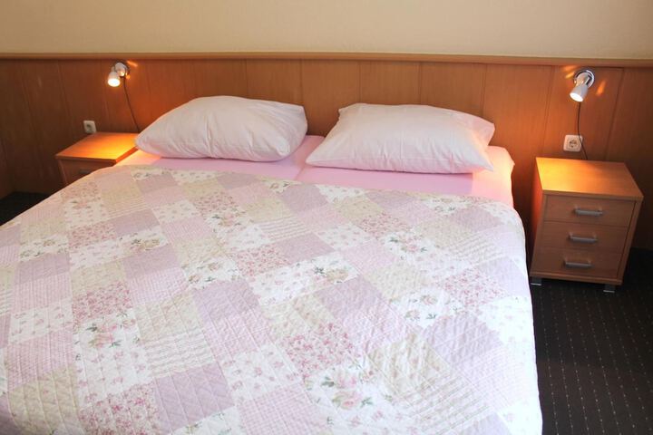 Room 28 of 59