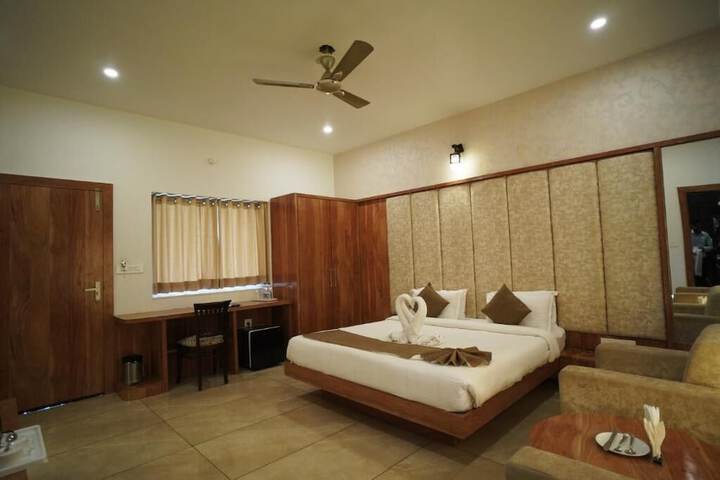 Room 15 of 38