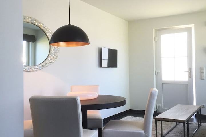 Room 15 of 83