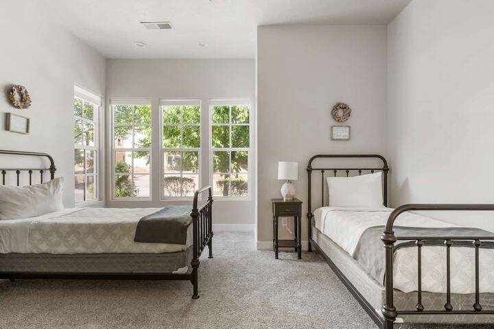 Room 8 of 47