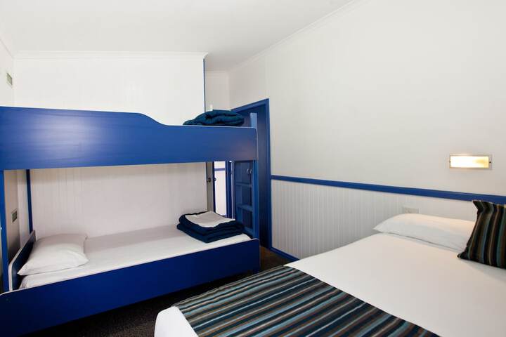 Room 7 of 147